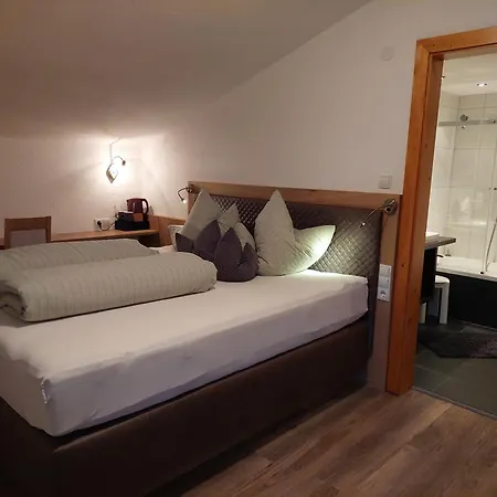 Haus Felsneck Oda ve Kahvaltı 4*