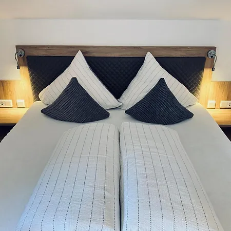 Haus Felsneck Oda ve Kahvaltı 4*