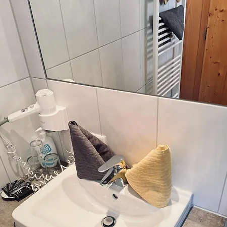 Alojamento de Acomodação e Pequeno-almoço Haus Felsneck 3*