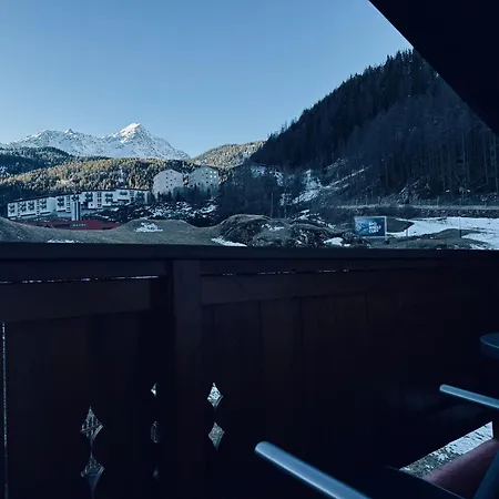 Haus Felsneck Зёльден