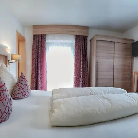 Haus Felsneck Bed & Breakfast Sölden