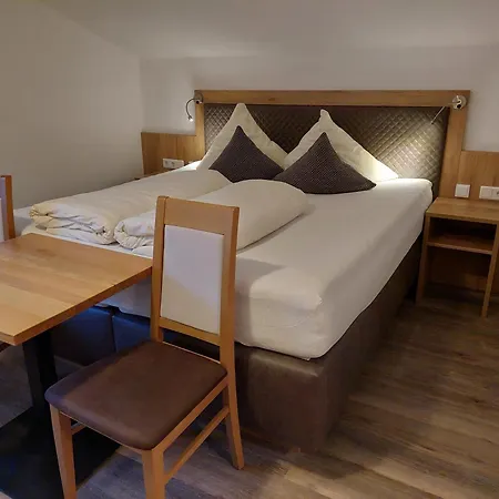 Couette-café Haus Felsneck 3*